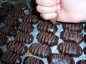 طريقة تحضير حلوة الشوكولاتة و الفول السوداني