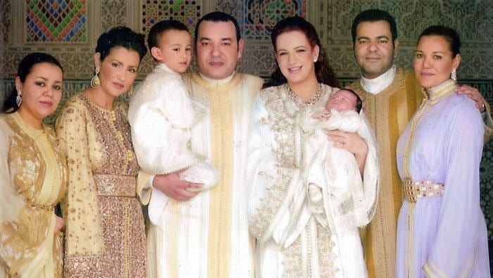 العائلة المالكة بالقفطان المغربي