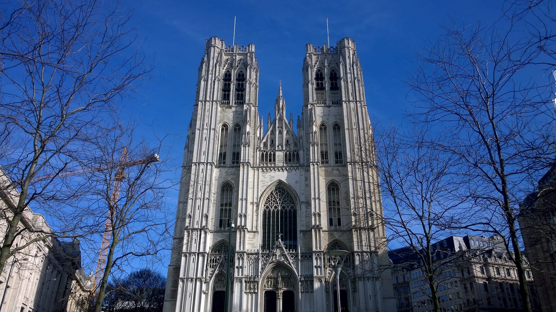 دليلك السياحي لمدينة بروكسل عاصمة بلجيكا - Cathédrale Saints-Michel-et-Gudule 3