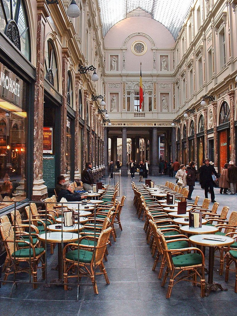 دليلك السياحي لمدينة بروكسل عاصمة بلجيكا - Galerie de la Reine 1