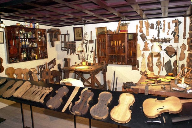 دليلك السياحي لمدينة بروكسل عاصمة بلجيكا - Musée des instruments de musique 2