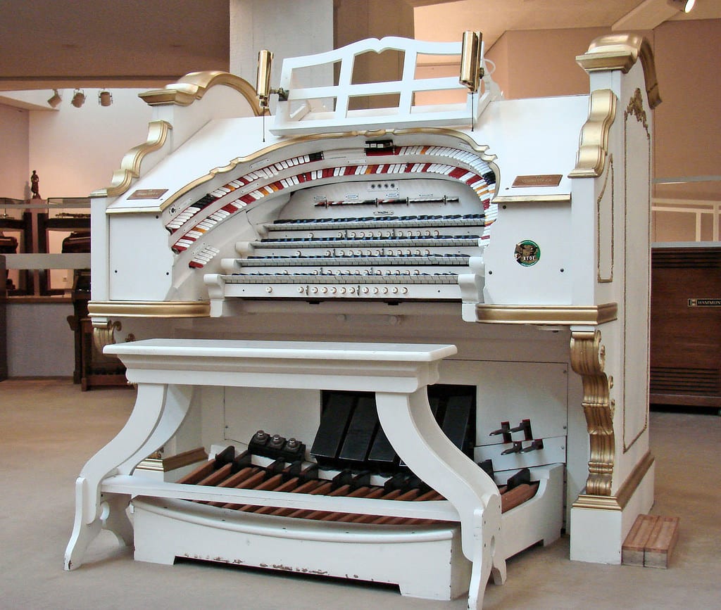 دليلك السياحي لمدينة بروكسل عاصمة بلجيكا - Musée des instruments de musique 5